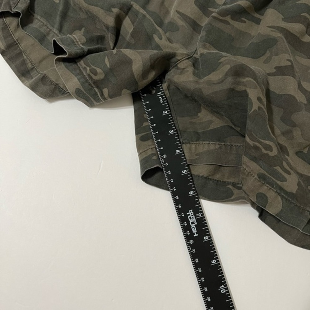 Social Standard by Sanctuary Camo Shorts Size S - Picture 6 of 7